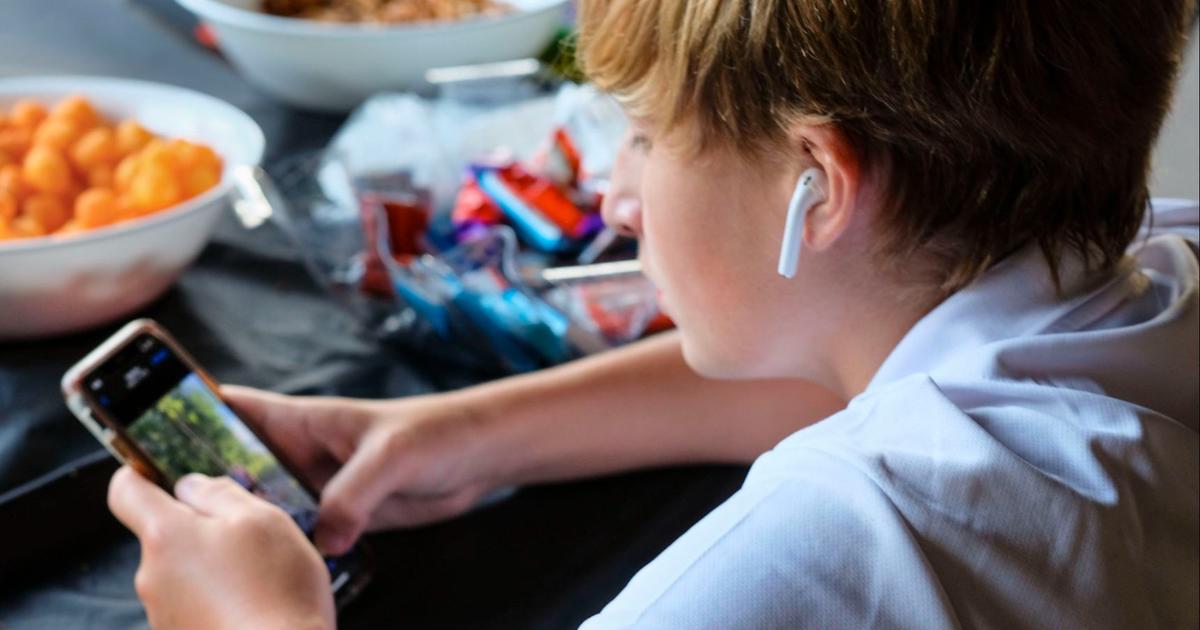 Australia plans “world-leading” social media ban for children under 16