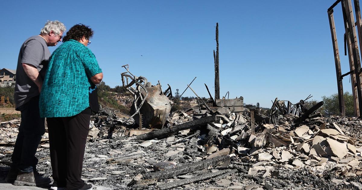 Weather turning more favorable for battle against Mountain Fire, survivors surveying destruction