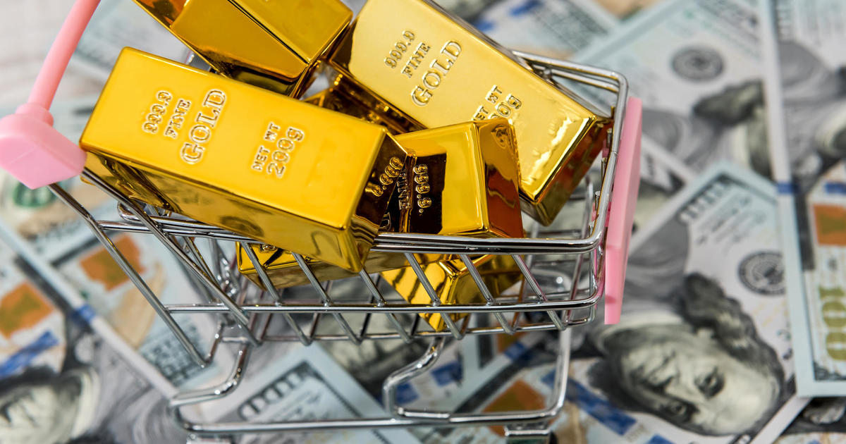 Should you buy gold from a big retailer? Pros and cons experts say to know