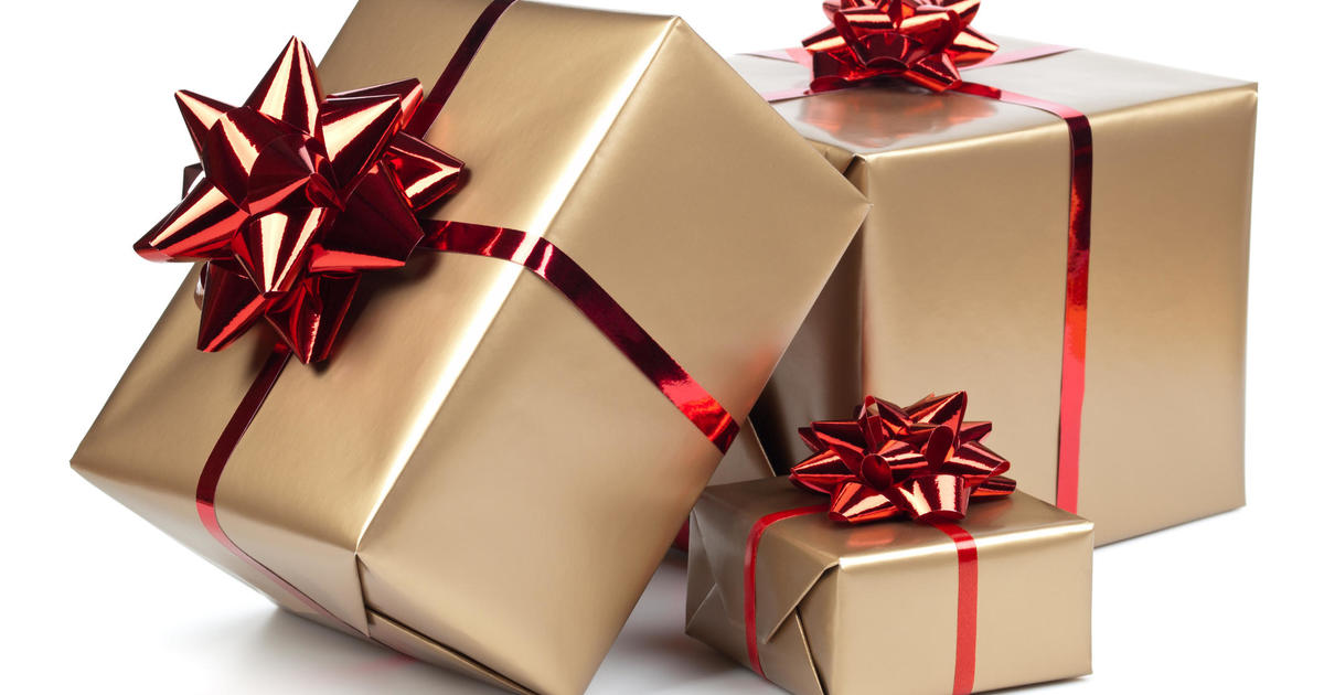 3 big benefits of gifting gold bars and coins this holiday season