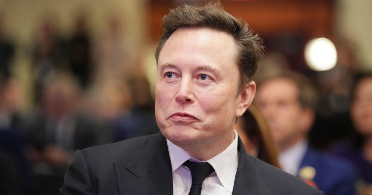 Democratic senators ask Pentagon and DOJ to investigate any Elon Musk contact with Putin and other top Russians